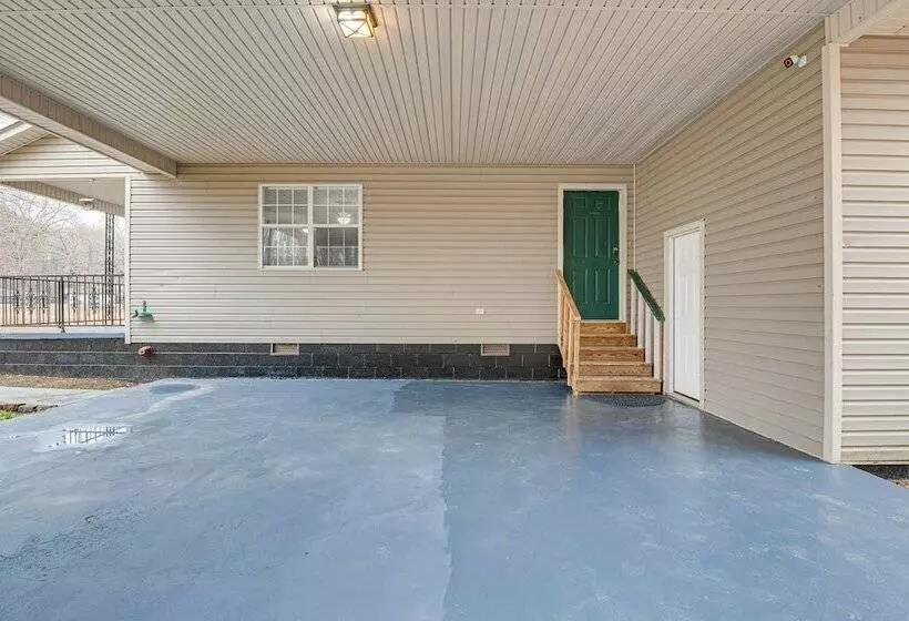 Secluded Hazel Green Home W/ Yard!