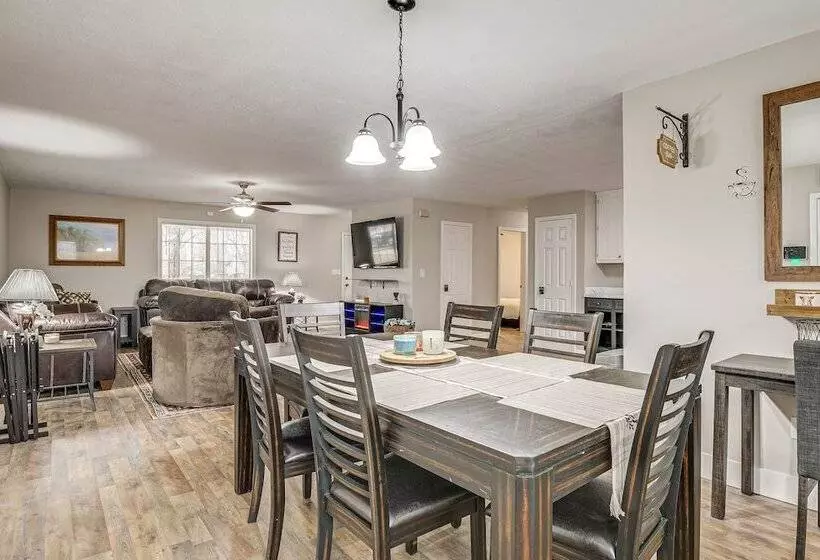 Secluded Hazel Green Home W/ Yard!