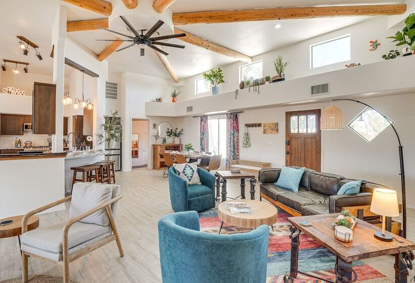 Sierra Vista Home W/ Private Pool & Game Room