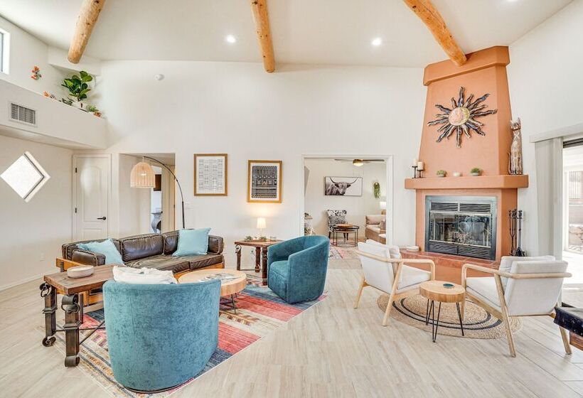 Sierra Vista Home W/ Private Pool & Game Room