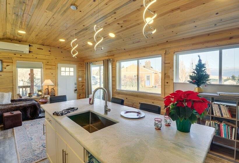 Skydance Cabin In Polson, 5 Mi To Flathead Lake!