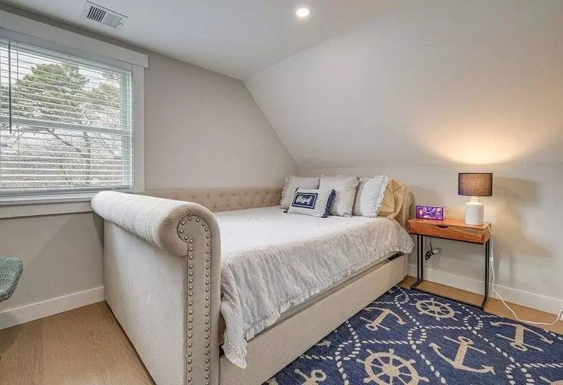 Modern Cape Cod Home W/ Patio: 2 Mi To Beaches!