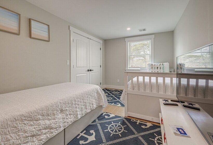 Modern Cape Cod Home W/ Patio: 2 Mi To Beaches!