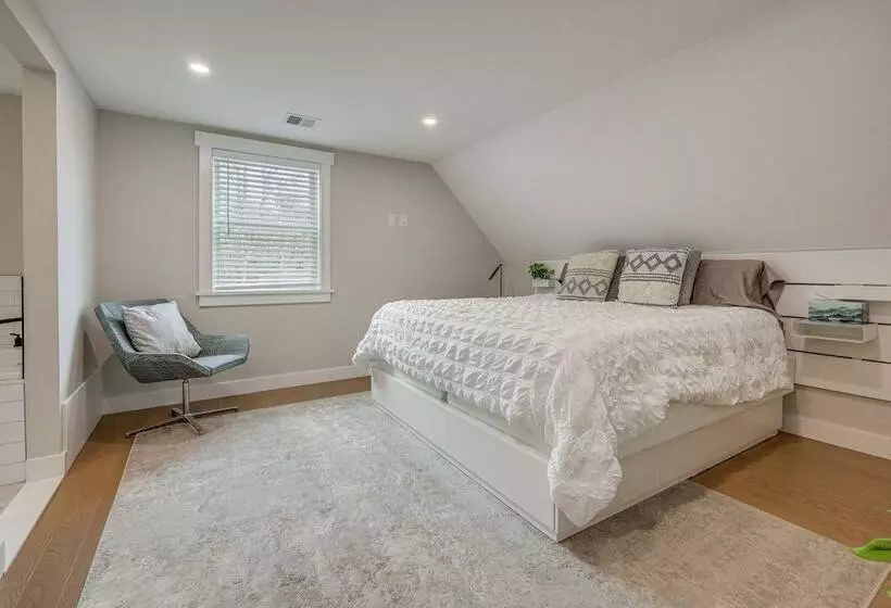 Modern Cape Cod Home W/ Patio: 2 Mi To Beaches!