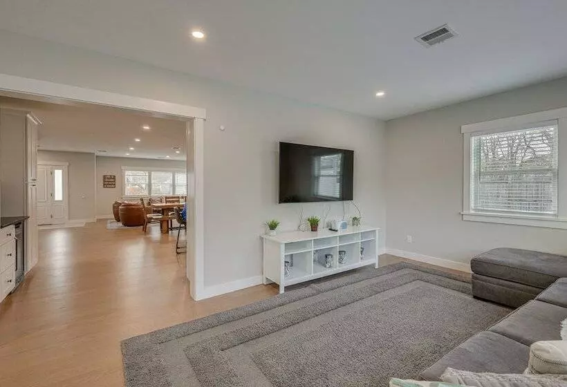 Modern Cape Cod Home W/ Patio: 2 Mi To Beaches!