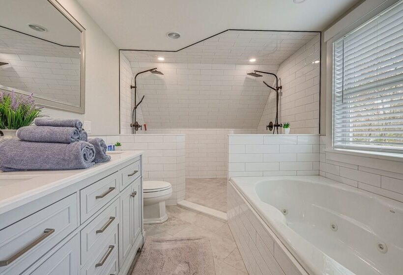 Modern Cape Cod Home W/ Patio: 2 Mi To Beaches!