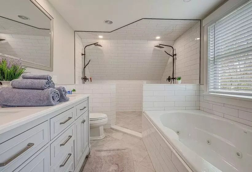 Modern Cape Cod Home W/ Patio: 2 Mi To Beaches!