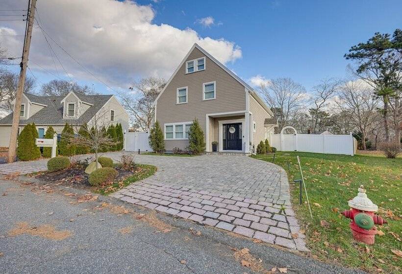 Modern Cape Cod Home W/ Patio: 2 Mi To Beaches!