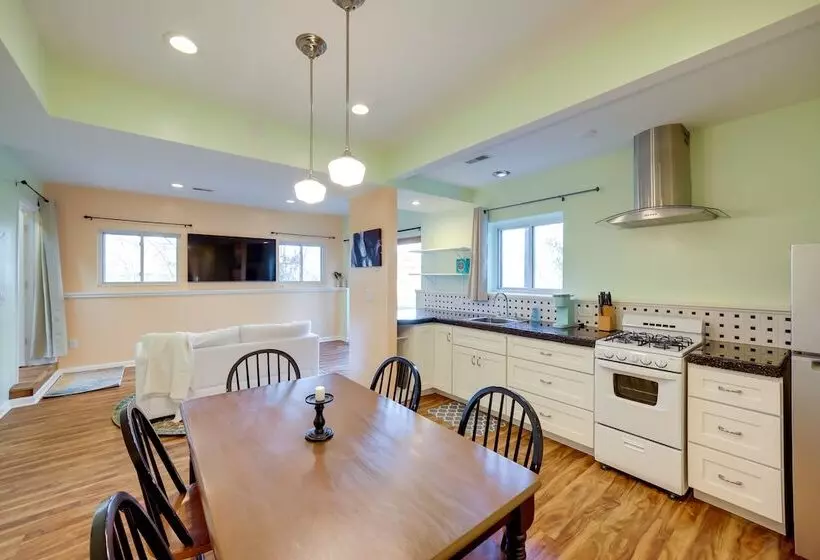 Spacious Rockford Retreat: Walk Downtown!