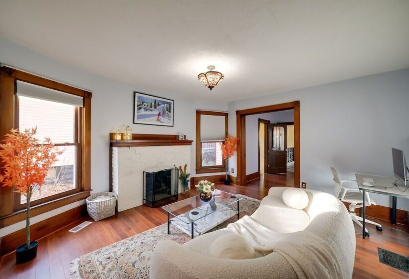 Spacious Rockford Retreat: Walk Downtown!