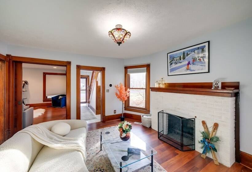 Spacious Rockford Retreat: Walk Downtown!