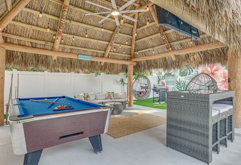 Heated Pool + Backyard: North Palm Beach Retreat!