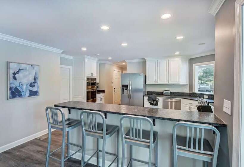 Sunset Shores Resort: The Homestead By Avantstay