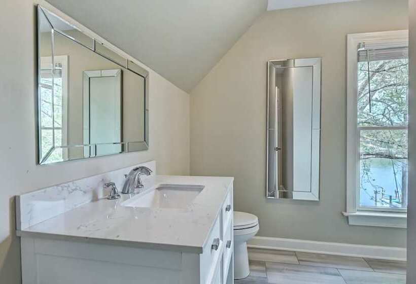 Sunset Shores Resort: The Homestead By Avantstay