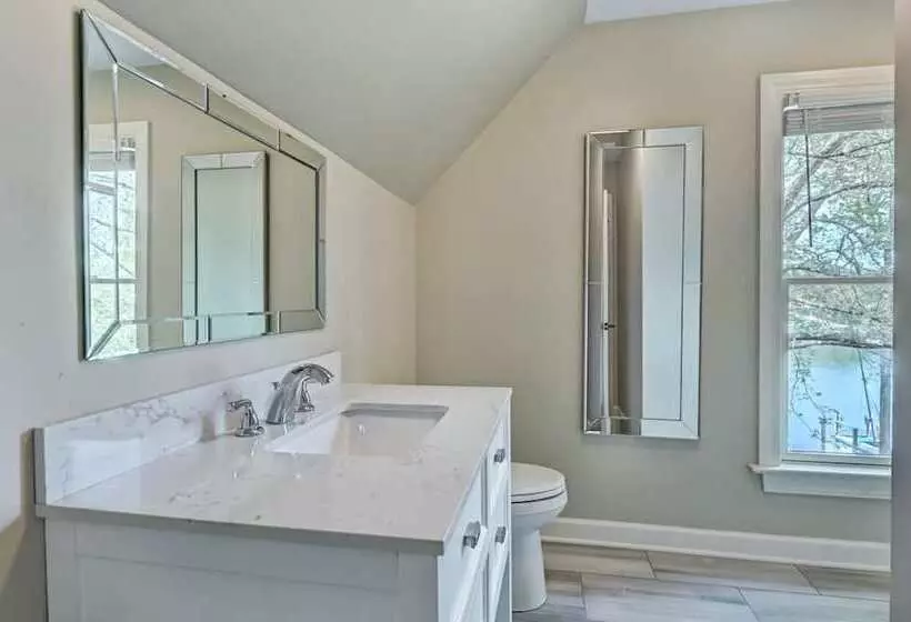 Sunset Shores Resort: The Homestead By Avantstay