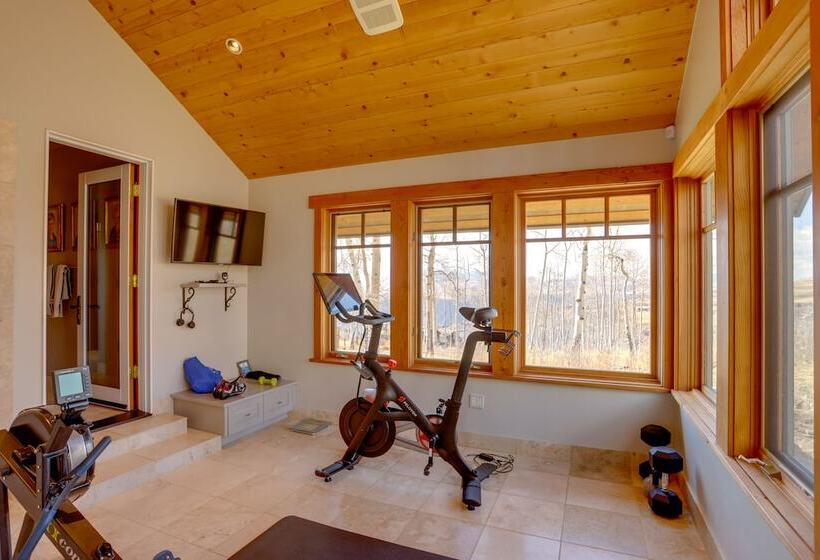 Telluride Mountain Chalet W/ Gym, Hot Tub & Views!