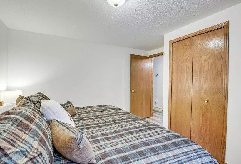 Versatile Castle Rock Lake Home With Fire Pit!