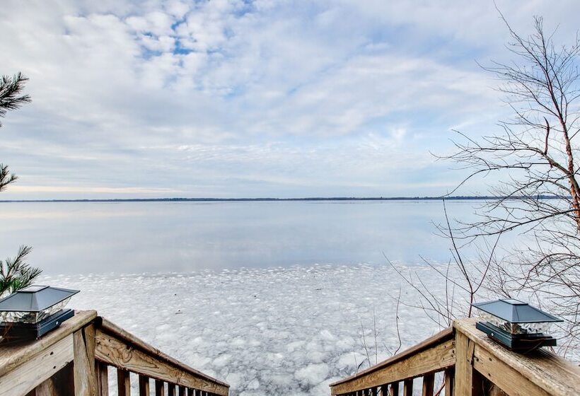 Versatile Castle Rock Lake Home With Fire Pit!
