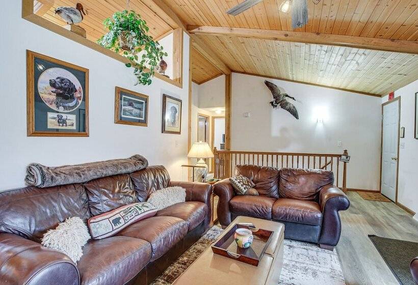 Versatile Castle Rock Lake Home With Fire Pit!