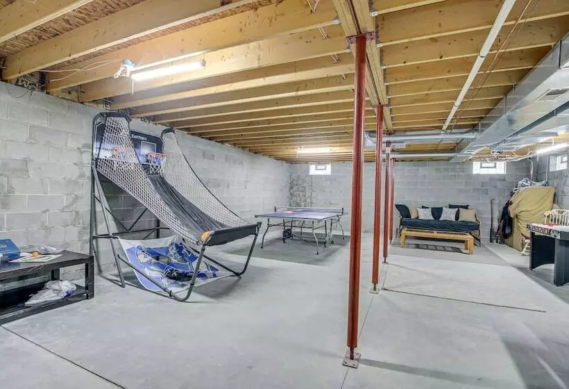 Versatile Castle Rock Lake Home With Fire Pit!