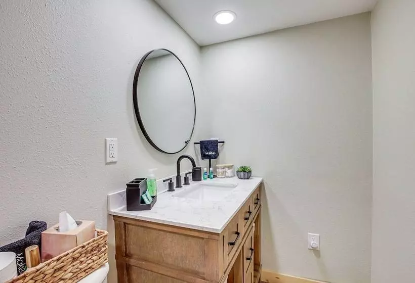 Versatile Castle Rock Lake Home With Fire Pit!