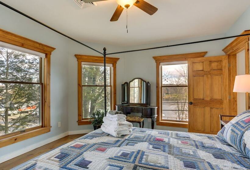 Waterfront Catskills Home W/ Hot Tub & Fireplace