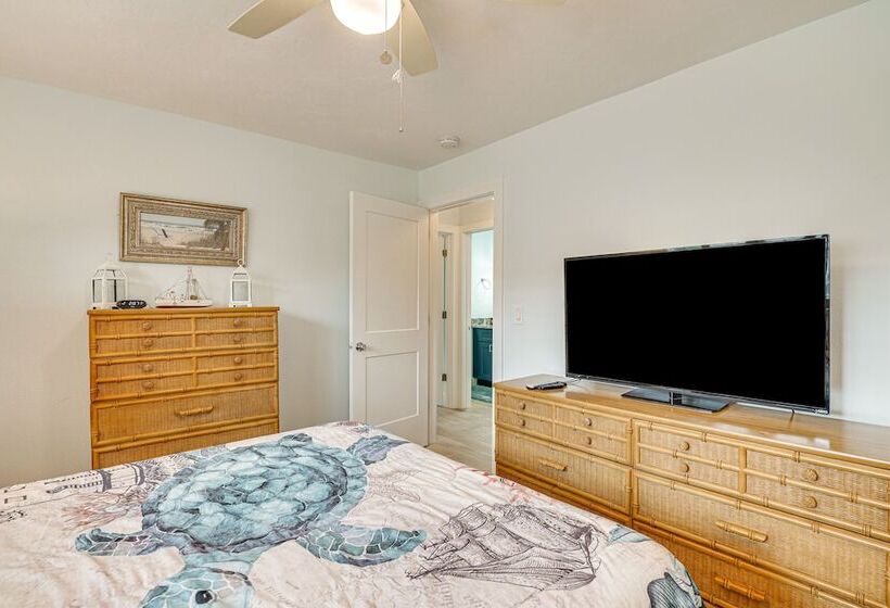 Waterfront North Fort Myers Home W/ Private Pool!