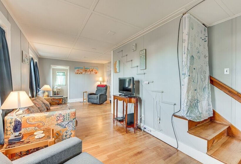 Wells Vacation Rental: 1 Mi To Moody Beach!