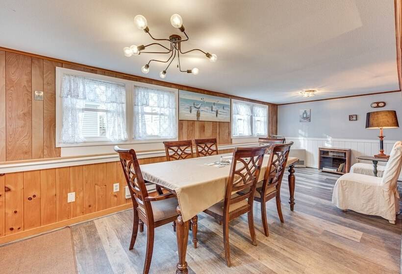 Wells Vacation Rental: 1 Mi To Moody Beach!