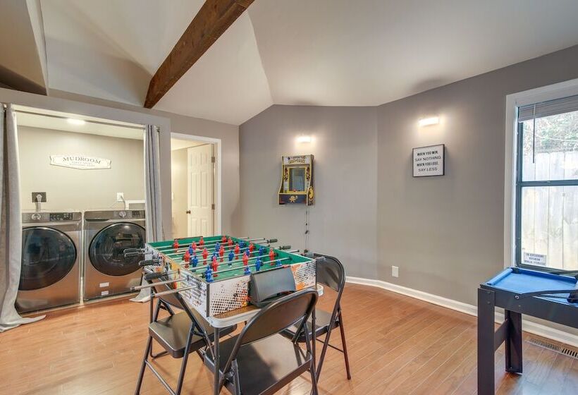 Memphis Family Home W/ Deck & Games