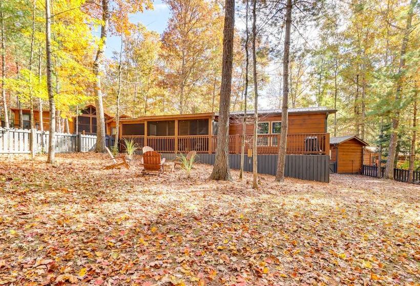Blairsville Mountain Retreat W/ Private Hot Tub!