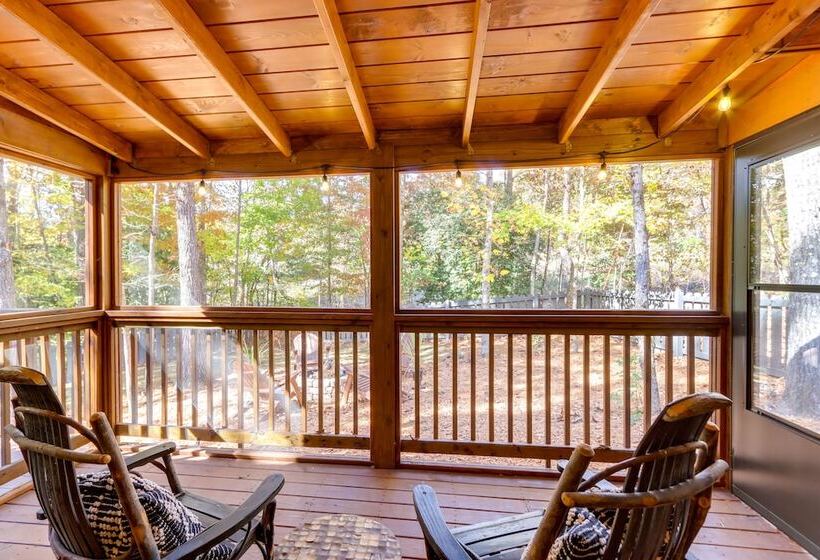 Blairsville Mountain Retreat W/ Private Hot Tub!