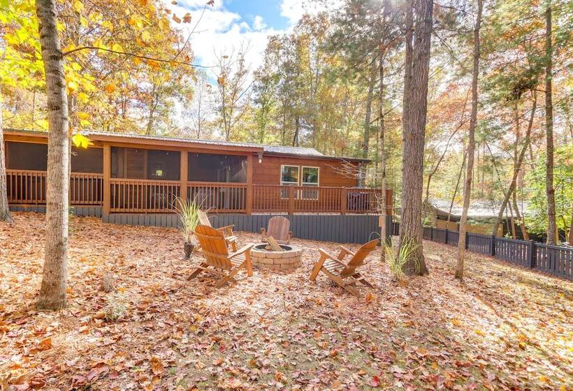 Blairsville Mountain Retreat W/ Private Hot Tub!