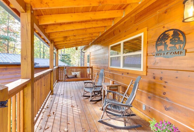 Blairsville Mountain Retreat W/ Private Hot Tub!
