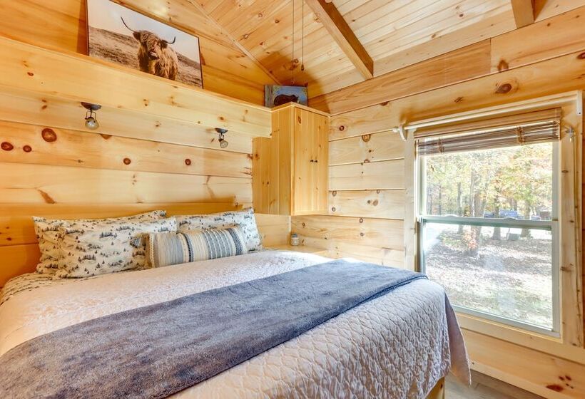 Blairsville Mountain Retreat W/ Private Hot Tub!