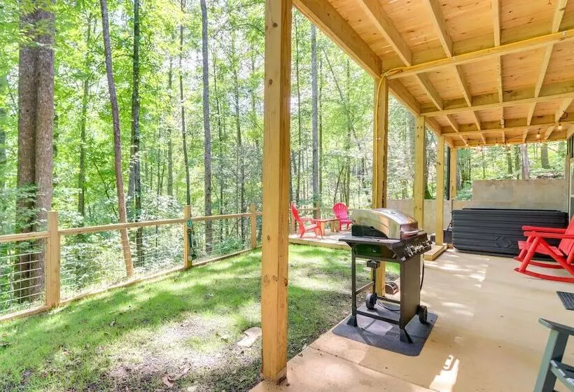 Blue Ridge Mountains Cabin W/ Hot Tub & Game Room!