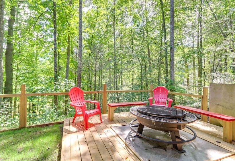 Blue Ridge Mountains Cabin W/ Hot Tub & Game Room!