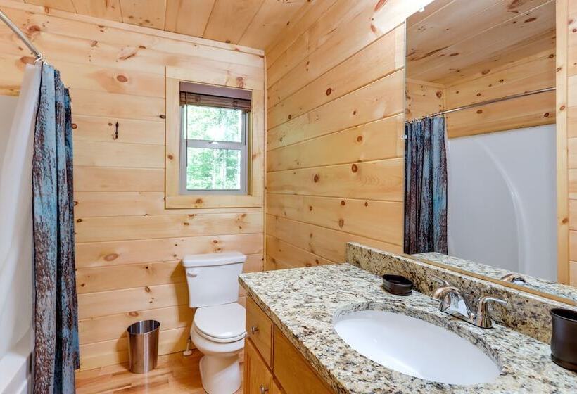 Blue Ridge Mountains Cabin W/ Hot Tub & Game Room!