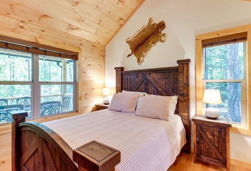 Blue Ridge Mountains Cabin W/ Hot Tub & Game Room!