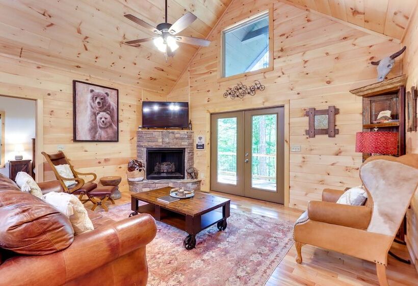 Blue Ridge Mountains Cabin W/ Hot Tub & Game Room!