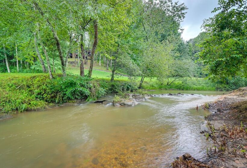 Blue Ridge Mountainside Cottage W/ Fire Pit!