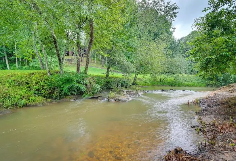 Blue Ridge Mountainside Cottage W/ Fire Pit!