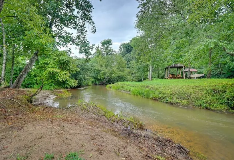 Blue Ridge Mountainside Cottage W/ Fire Pit!