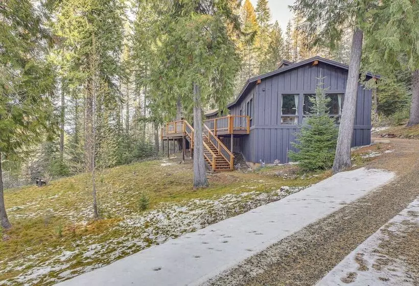 Bonners Ferry Cabin W/ Wraparound Deck & Views!