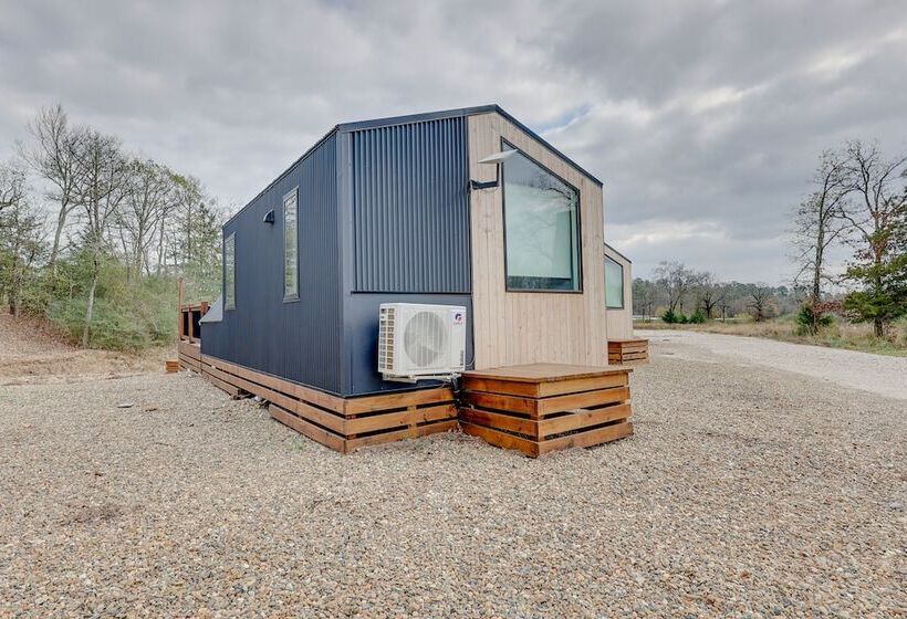 Broken Bow Tiny Home Cabin: Fire Pit, Hot Tub!