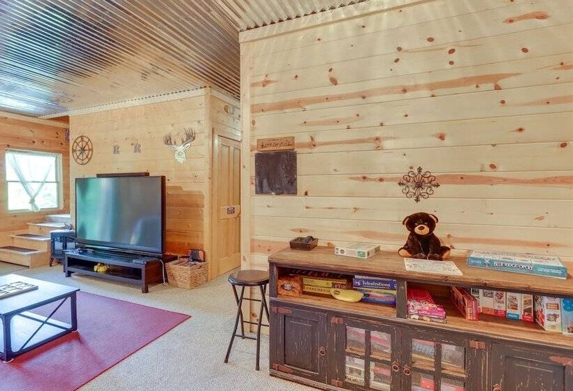 Charming Morganton Cabin W/ Hot Tub & Game Room!