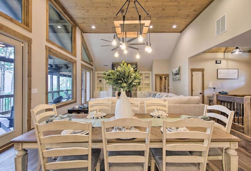 Charming Ellijay Escape: Hot Tub + Game Room