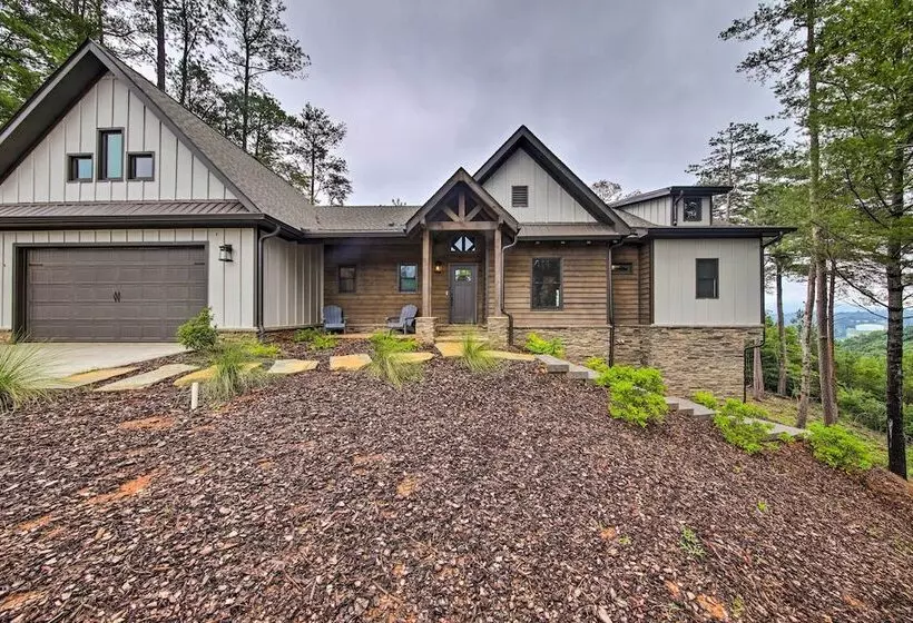 Charming Ellijay Escape: Hot Tub + Game Room