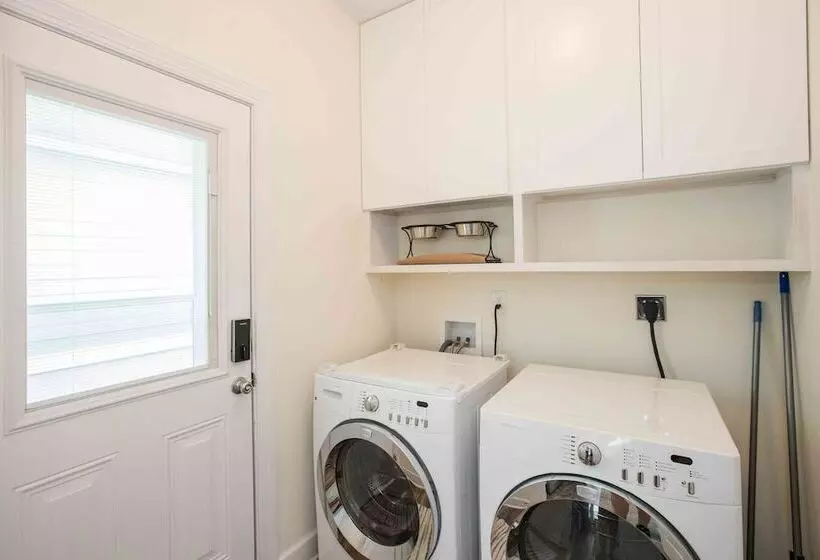 Chic Thomasville Home: Walk To Downtown!