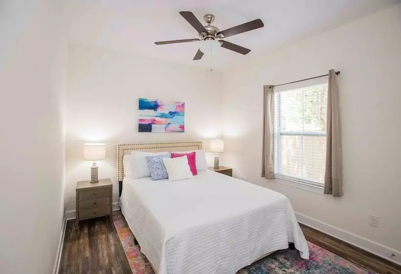 Chic Thomasville Home: Walk To Downtown!